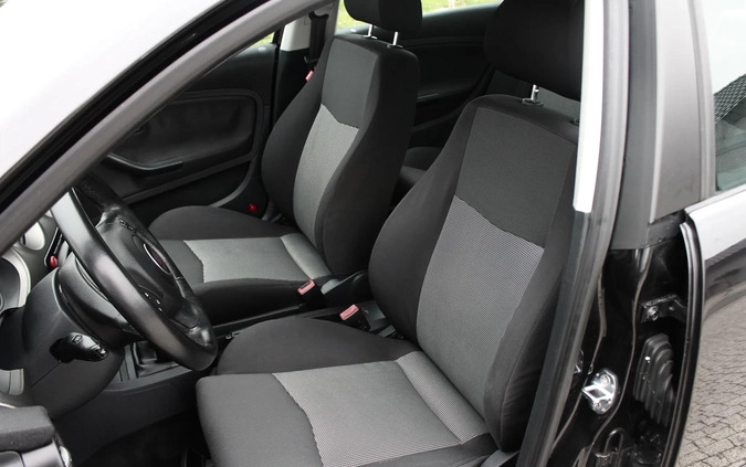 Seat Ibiza cena 15900 przebieg: 229000, rok produkcji 2005 z Tarnobrzeg małe 277